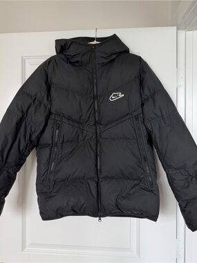 Nike Men’s Black Hooded Puffer Jacket Down Full Zip Zipped Pockets Size M